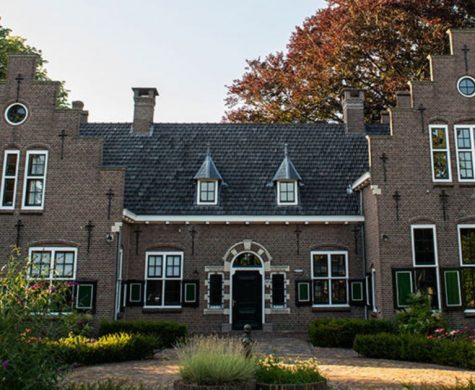 In Kulturhus EGW heeft Koppel-Swoe een Huis van de Buurt. Hier organiseren zij activiteiten en inloopuren voor inwoners uit Epe.