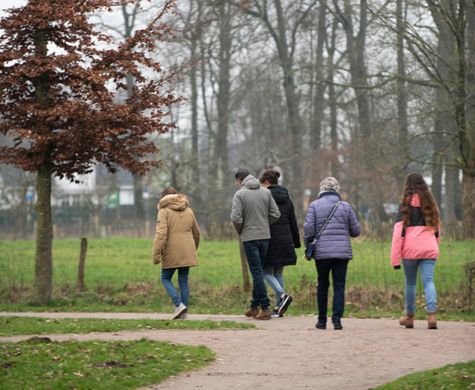 Koppel-Swoe organiseert verschillende wandelgroepen vanaf Huizen van de Buurt. Ook meewandelen? Of een nieuwe groep starten? Bel 0578-676767.